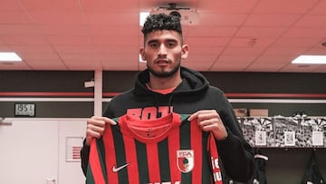 El delantero estadounidense fue presentado como nuevo jugador del FC Augsburg