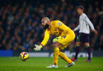 Tim Howard y Landon Donovan han jugado juntos en diversas ocasiones con la selección de Estados Unidos, sin embargo, tras su paso por el Everton ambos participaron en 22 partidos