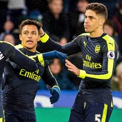 La dura lucha que Alexis protagoniza con Zlatan y Costa