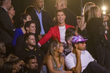 El jugador de la Juventus y su pareja acudieron a los MTV European Music Awards (EMA) en Sevilla, donde disfrutaron de la mejor música actual.