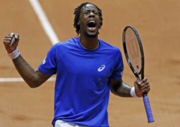 A Gael Monfils no le costó derrotar a Roger Federer en el segundo duelo de la final. Fue por 6-1, 6-4 y 6-3.