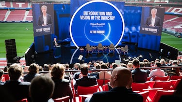 Encuentro sobre liderazgo en 'The Forum', celebrado en el Estadio Metropolitano, con Miguel Ángel Gil como ponente.