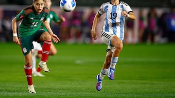 CARSON, CALIFORNIA - FEBRUARY 20: Jacqueline Ovalle #11 of Mexico controls the ball against Mariana Larroquette #19 of Argentina in the second half of 2024 Concacaf W Gold Cup at Dignity Health Sports Park on February 20, 2024 in Carson, California.   Ronald Martinez/Getty Images/AFP (Photo by RONALD MARTINEZ / GETTY IMAGES NORTH AMERICA / Getty Images via AFP)