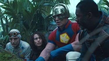 In what order to watch the DC Universe movies and series?