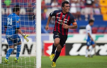 El delantero chileno la rompió en Atlante y después se fue a Colo-Colo, donde sigue anotando muchos goles pero dejó con ganas de más a los hinchas en México.