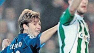 <b>DEBUT Y GOL. </b>Cassano cargó a Doblas y marcó en su estreno.