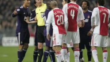 Craig Thomson, en el Ajax-Real Madrid de la 2010-2011.