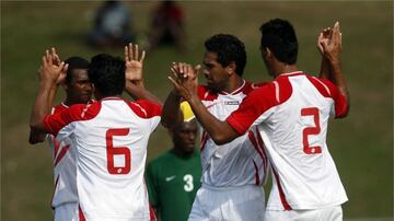 Los tres hermanos fueron parte del equipo de Tahití que compitió en la Copa Confederaciones de Brasil 2013.