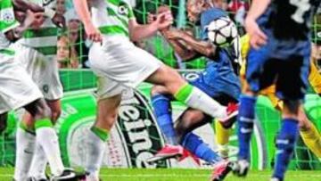 <b>CESC NO ESTARÁ HOY. </b>Así marcó el catalán en la ida.