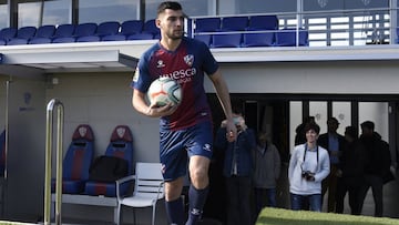 Rafa Mir reclama un sitio en el Huesca de M&iacute;chel.
  
  