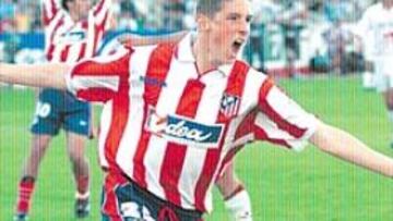 <b>PRIMER GOL</B>. Torres acaba de marcar frente al Albacete. Empieza su cuenta goleadora como rojiblanco.