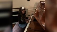 Luis Suárez se emociona con su hija tocando el piano