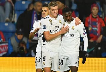 0-5. Toni Kroos celebró el quinto gol Vinicius.