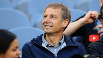 J¨¹rgen Klinsmann estuvo presente para este partido en Los Angeles. Siempre atento a partidos especiales en USA.