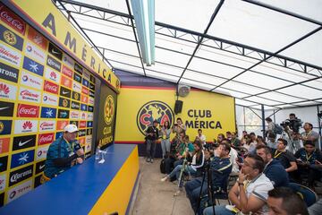 América es el equipo más polémico, pues aunque gane o pierda, siempre en todos los medios de comunicación, así como en la opinión pública se habla del equipo, ya sea para bien o para mal.