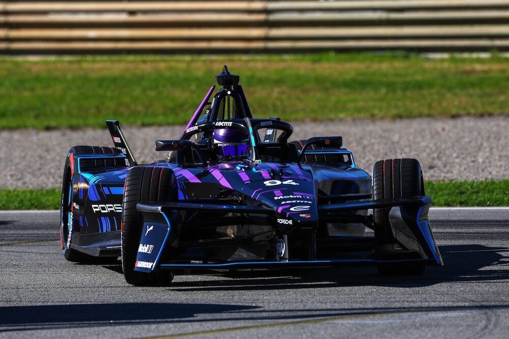 Pascal Wehrlein, con el Porsche en los test de Fórmula E en Valencia.