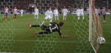 0-2. Cristiano Ronaldo anota el segundo gol de penalti.