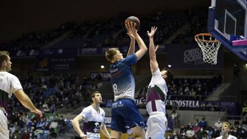 Momento del partido entre Obradoido y Unicaja.