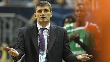 Velimir Perasovic, durante la semifinal.