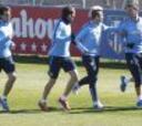 El Atlético se entrena sin Arda Turan ni Giménez