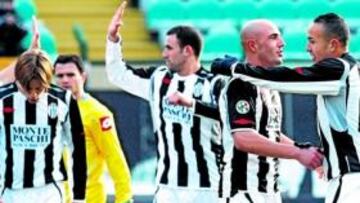 <b>VIGILADOS. </b>Los jugadores del Siena serán sometidos al detector de mentiras.