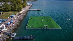 Jugar al rugby en un campo flotante