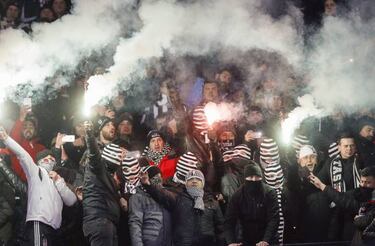 Besiktas fans hospitalised after Kiev violence
