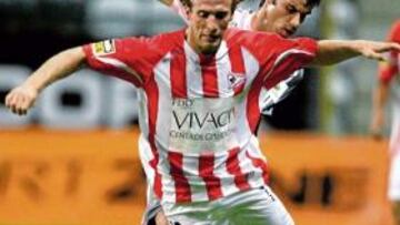 <b>LA VIEJA CAMISETA. </b>La rojiblanca del Leixoes puede ser su elástica en la segunda mitad de la temporada.