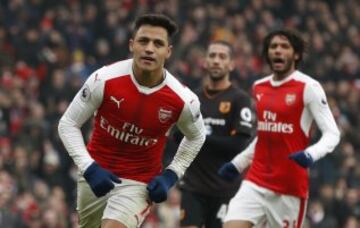 Britain Soccer Football - Arsenal v Hull City - Premier League - Emirates Stadium - 11/2/17 Arsenal's Alexis Sanchez celebrates scoring their second goal Action Images via Reuters / John Sibley Livepic EDITORIAL USE ONLY. No use with unauthorized audio, video, data, fixture lists, club/league logos or "live" services. Online in-match use limited to 45 images, no video emulation. No use in betting, games or single club/league/player publications. Please contact your account representative for further details.