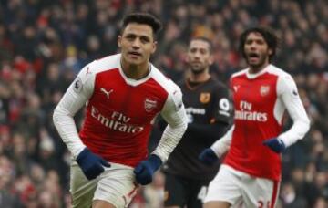 Britain Soccer Football - Arsenal v Hull City - Premier League - Emirates Stadium - 11/2/17 Arsenal's Alexis Sanchez celebrates scoring their second goal Action Images via Reuters / John Sibley Livepic EDITORIAL USE ONLY. No use with unauthorized audio, video, data, fixture lists, club/league logos or "live" services. Online in-match use limited to 45 images, no video emulation. No use in betting, games or single club/league/player publications.  Please contact your account representative for further details.