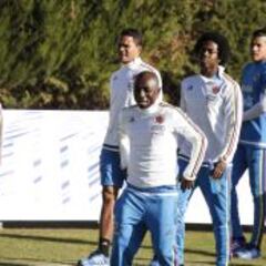 Los laterales, un problema que debe solucionar Pékerman