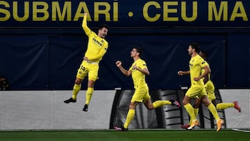 Trigueros celebra el primer gol al Arsenal, en la ida.