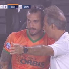 Osvaldo vuelve al fútbol como 'Dani Stones', el rockero