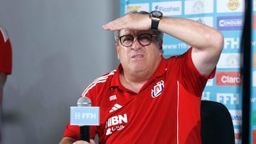 El empate sin goles ante Honduras y la victoria de Haití complican el panorama: la selección de Miguel Herrera depende de un pleno de triunfos y de mejorar la diferencia de goles para soñar con la cúspide.