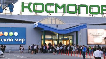 Tres centros comerciales y un hospital de la ciudad rusa fueron evacuados después de que las autoridades recibieran varios falsos avisos de bomba por teléfono.