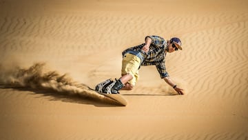 Wojtek Pawlusiak perform at the Dune Freestyle in Abu Dhabi, UAE on April 8, 2016. // Kin Marcin / Red Bull Content Pool // SI201606020030 // Usage for editorial use only //