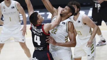 26/06/20 BALONCESTO  PARTIDO ENDESA ACB
 FASE FINAL VALENCIA
 CORONAVIRUS COVID-19
 JORNADA 5
 REAL MADRID - CASADEMONT ZARAGOZA
  JAIME PRADILLA
 WALTER TAVARES
 PUBLICADA 27/06/20 NA MA32 1COL
 
 
 
 
 
 
 
 
 
 
 
 
 
 
 
 
 