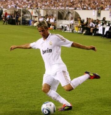 Otra petición de Mourinho, lateral zurdo, sólo marcó un gol como madridista, aunque fue titular en la final de la Champions y de la Copa del Rey de 2014. Una foto suya, fumando un cigarro, le puso en el disparadero.