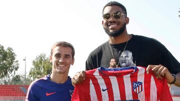 Griezmann enseña su famoso baile de Fortnite a Karl-Anthony Towns