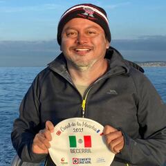 En segundo intento, mexicano cruza el canal de La Mancha