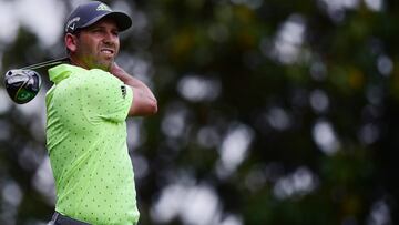 Sergio García golpea la bola durante la última jornada del Wells Fargo Championship en el Quail Hollow Club de Charlotte, North Carolina.