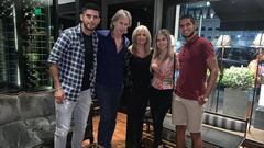 Gareca viajó a Buenos Aires y se reunió con Zambrano y Abram