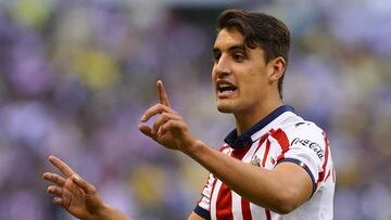 El defensor mexicano no fue registrado con el Club Guadalajara, por lo que Portland busca hacerse con sus servicios. Los Timbers quieren suplir la baja de Villafaña.