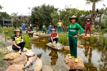 Las capitanas de los diez equipos que participan en el Mundial de críquet (del 21 de febrero al 8 de marzo) posaron en Sídney para la presentación oficial del torneo. Las anfitrionas, actuales defensoras del título, serán las encargadas de abrir la competición en un duelo que las enfrentará contra India.