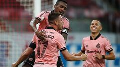 Coudet presiona a Sampaoli al tomar el liderato en Brasil