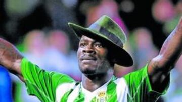 <b>TRIUNFADOR. </b>Emaná celebra se segundo gol y cuarto del Betis, con el que éste cerró la goleada.