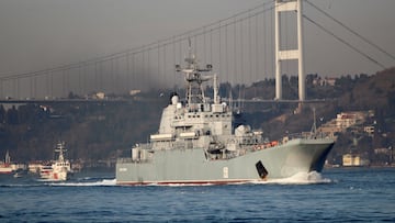 FILE PHOTO: The Russian Navy's large landing ship Caesar Kunikov sets sail in the Bosphorus, on its way to the Mediterranean Sea, in Istanbul, Turkey, March 4, 2020. REUTERS/Yoruk Isik/File Photo