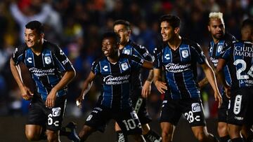 La Liga MX aprobó la venta de los Gallos Blancos, por parte de Grupo Caliente, a un grupo de empresarios encabezados por el promotor Greg Taylor.