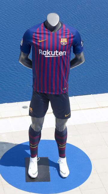 El Barça presenta la equipación para la temporada 2018/19