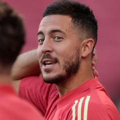 De Bruyne y Lukaku hunden más a Hazard